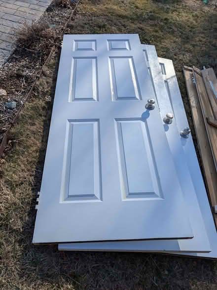 Photo of free 5 interior doors (Trumbull, CT) #1