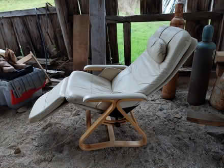 Photo of free back support recliner chair (grass valley) #2