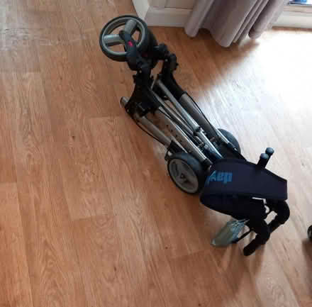 Photo of free Mobility walking aid - foldable (OL12) #3