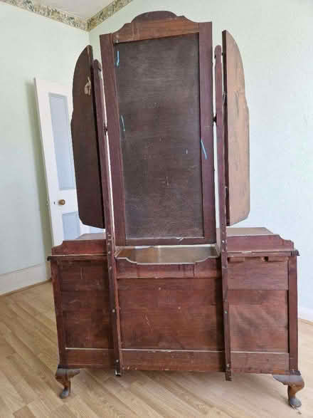 Photo of free Dressing table (Fulham Palace Rd W6) #4