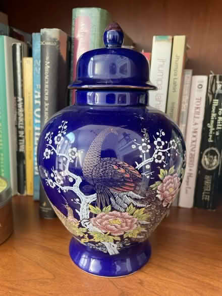 Photo of free Decorative urn (Downers Grove) #1