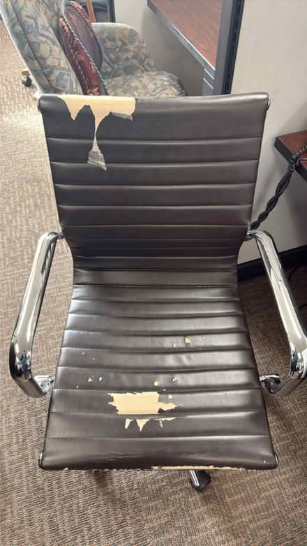 Photo of free Office Chairs (33156 by Dandeland Mall) #4