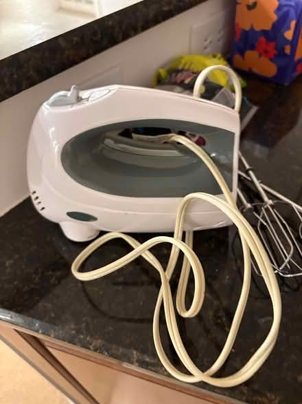 Photo of free Electric mixer (Lake forest (off of Ellsworth)) #1