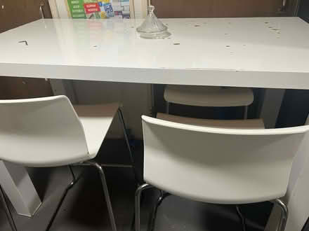 Photo of free Bar Table with 4 Bar stools (LE4 Beaumontleys) #2