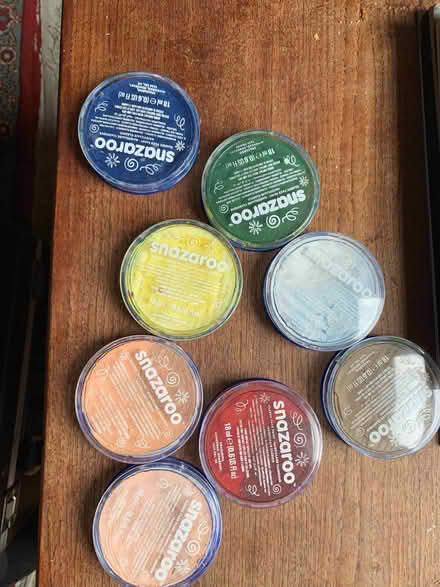 Photo of free face paints (Hulme M16) #1