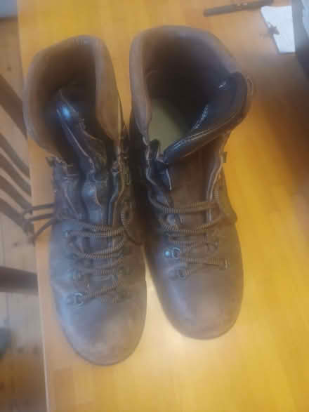 Photo of free Hiking boots (Calton EH7) #1