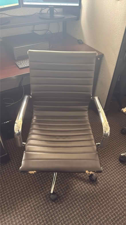 Photo of free Office Chairs (33156 by Dandeland Mall) #2