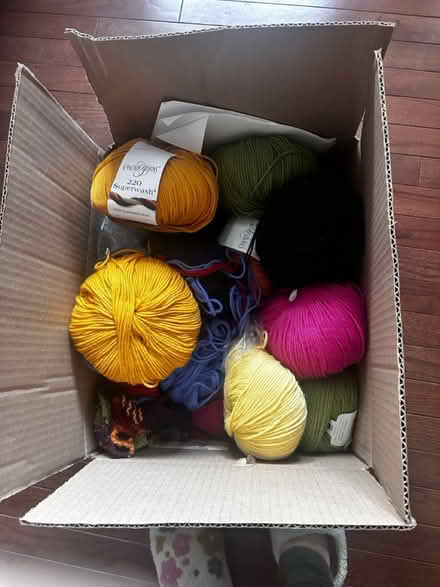 Photo of free Cascade 220 Yarn (Buckingham) #1