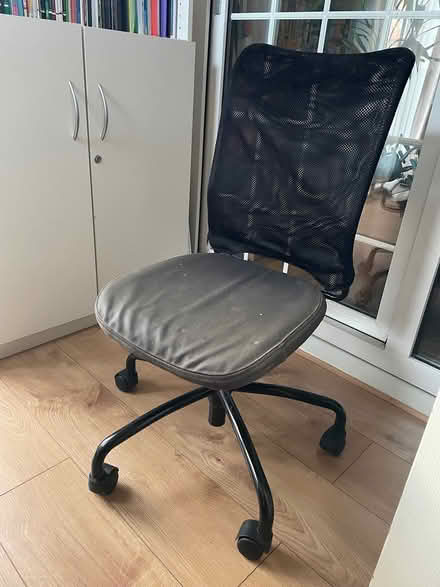 Photo of free Comfortable chair (Hatfield) #2