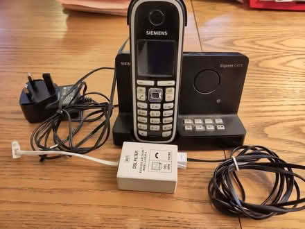 Photo of free cordless phone - 3 handsets (Loughton IG10) #1