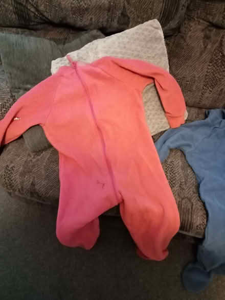 Photo of free Onesie (Fir Vale S5) #2