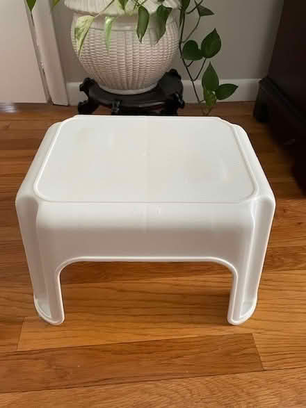 Photo of free White Plastic Step Stool (10594) #1