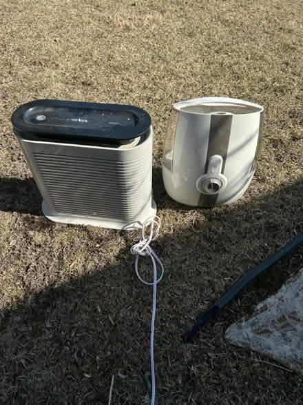 Photo of free HoMedic air purifier and humidifier (Evanston,Il) #1