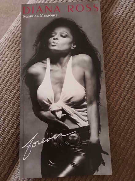 Photo of free Diana Ross book (Franche DY11) #1