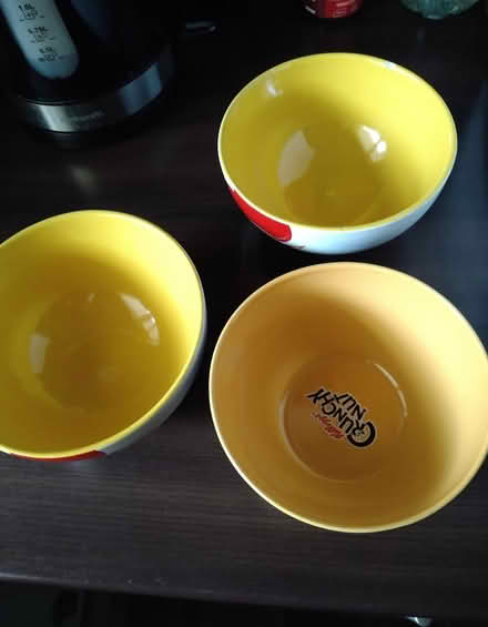 Photo of free 3 kellogs breakfast bowls (Harrogate HG2) #1