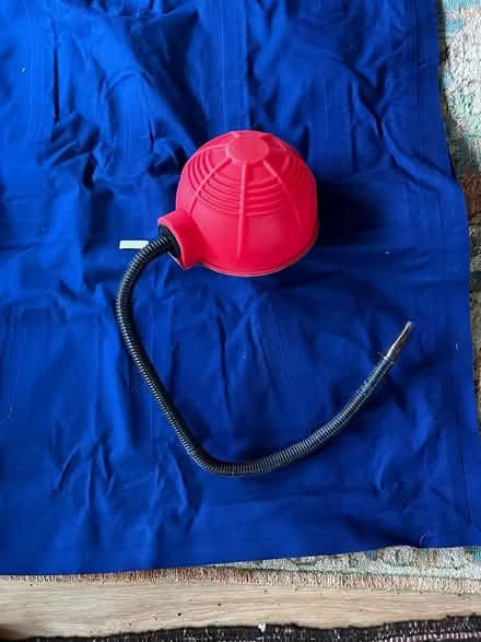 Photo of free Blow up mattress single with foot pump (Walton Manor OX2) #2