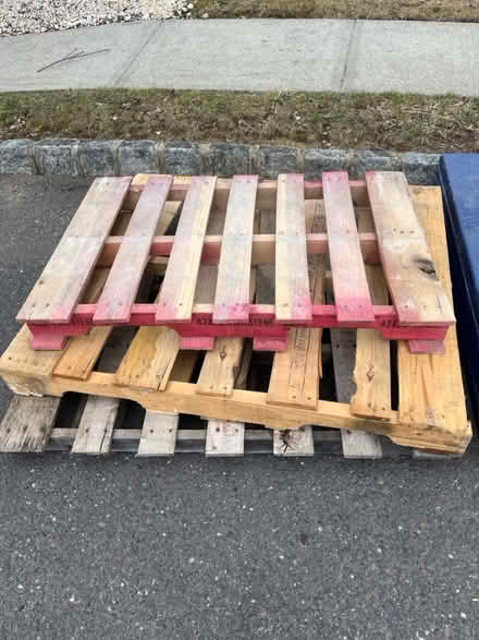 Photo of free Pallets (Thompson/Harmony - Middletown) #1