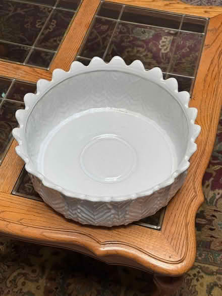 Photo of free Beautiful, Decorative White Bowl (Fountain Vly, Heil & Bushard) #2