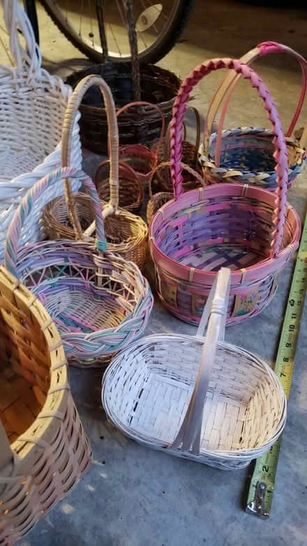 Photo of free 13 Spring baskets (Kirkland Highlands) #3