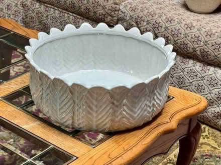 Photo of free Beautiful, Decorative White Bowl (Fountain Vly, Heil & Bushard) #3