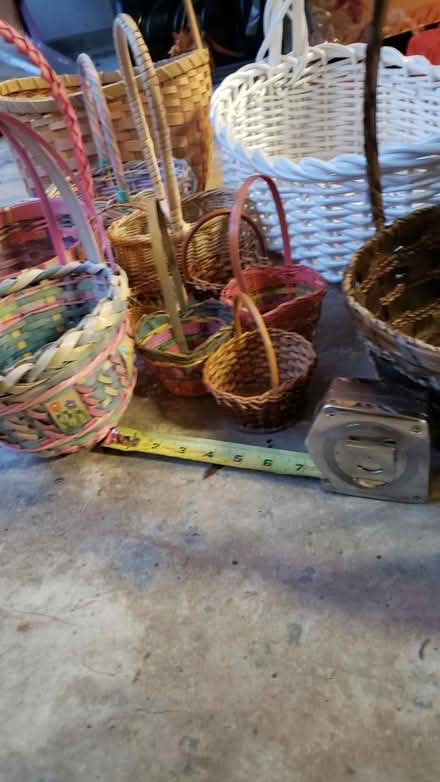 Photo of free 13 Spring baskets (Kirkland Highlands) #4