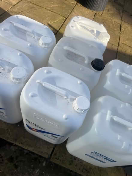 Photo of free water containers (Skerton LA1) #4
