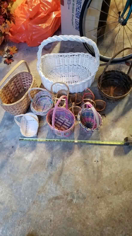 Photo of free 13 Spring baskets (Kirkland Highlands) #1