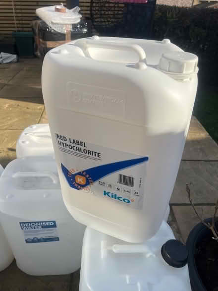 Photo of free water containers (Skerton LA1) #3