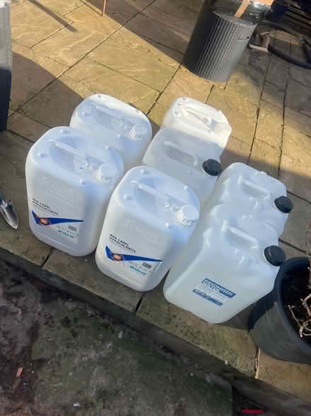 Photo of free water containers (Skerton LA1) #1