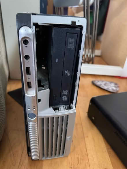Photo of free An old computer and router (KT6) #3