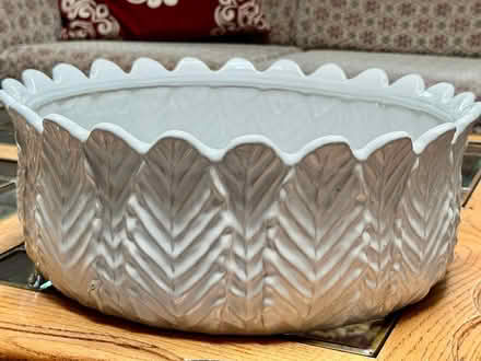 Photo of free Beautiful, Decorative White Bowl (Fountain Vly, Heil & Bushard) #1