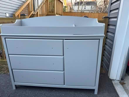 Photo of free dresser/changing table (Brookland DC) #1