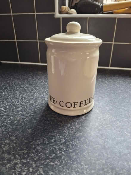 Photo of free Ceramic Coffee/Sugar/Tea Cont'rs (Murrow) #3