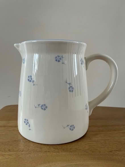 Photo of free White china jug (Poplars SG2) #1