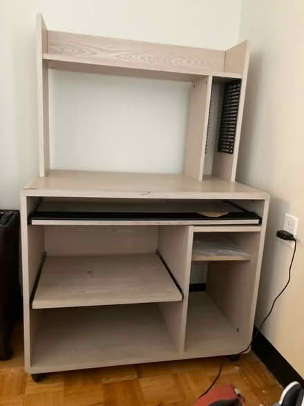 Photo of free Desk (Arlington Center) #1