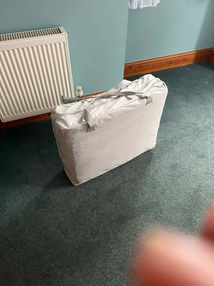 Photo of free Travel cot (Layer-de-la-Haye CO2) #2