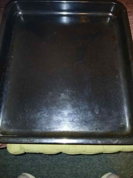 Photo of free Oven roasting tin (Fleetville AL1) #1
