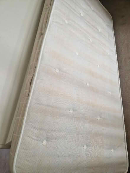 Photo of free Good quality single mattress (Chiswick W4) #2