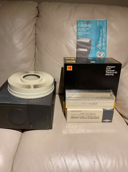 Photo of free Carrousel Slide Projector & Screen (Alta Vista area) #2