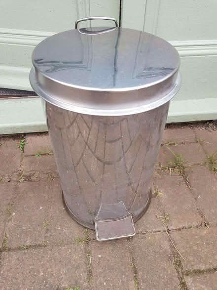 Photo of free Small metal pedal bin (Noctorum CH43) #1