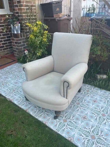 Photo of free Upholstered chair (BN41) #1