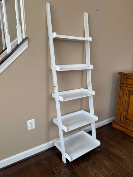 Photo of free white shelf (Ashburn) #1