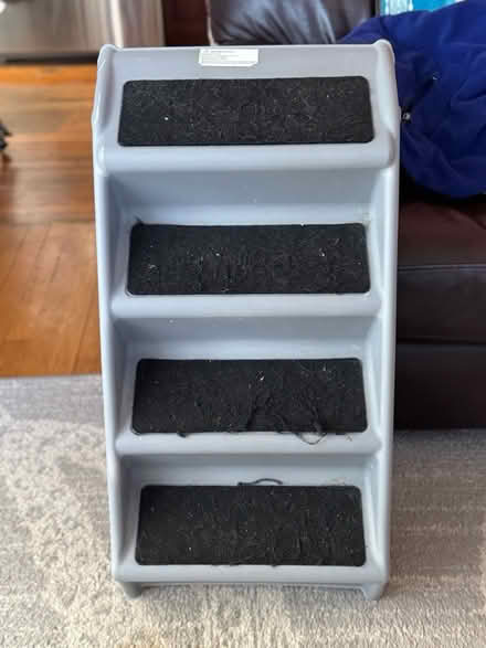 Photo of free Pet stairs (NW DC — 20011) #1