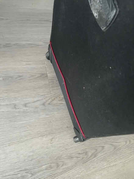 Photo of free Large wheeled suitcase - red (HA8 / Edgware) #4