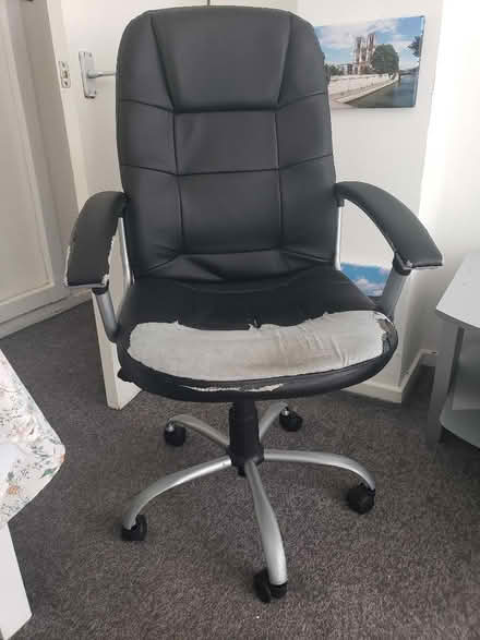 Photo of free Office chair (burmantofts LS9) #1