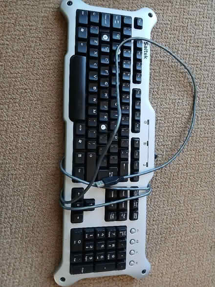 Photo of free Keyboard with USB (Parkwood Rainham ME8) #1
