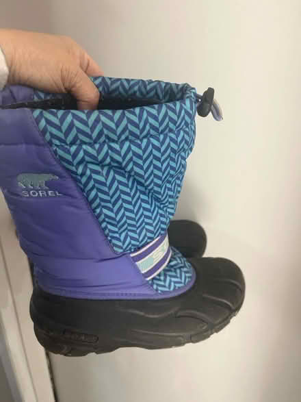 Photo of free Big Kids size 5 winter boots (Orléans) #1