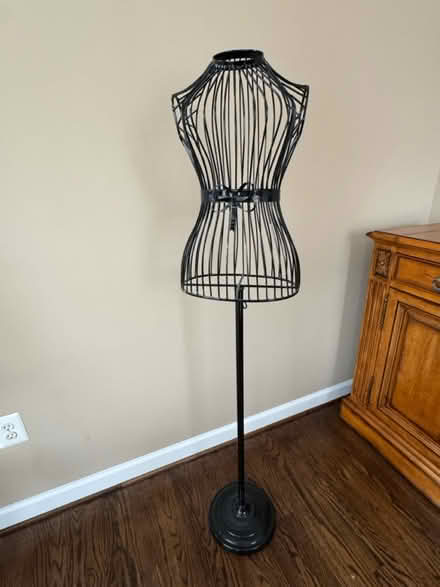 Photo of free metal mannequin (Ashburn) #1