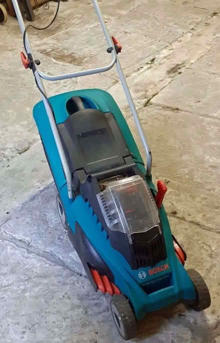 Photo of free Cordless Lawnmower (Fromefield BA11) #1