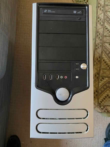 Photo of free Evesham tower computer from days of yore (Totterdown BS3) #1